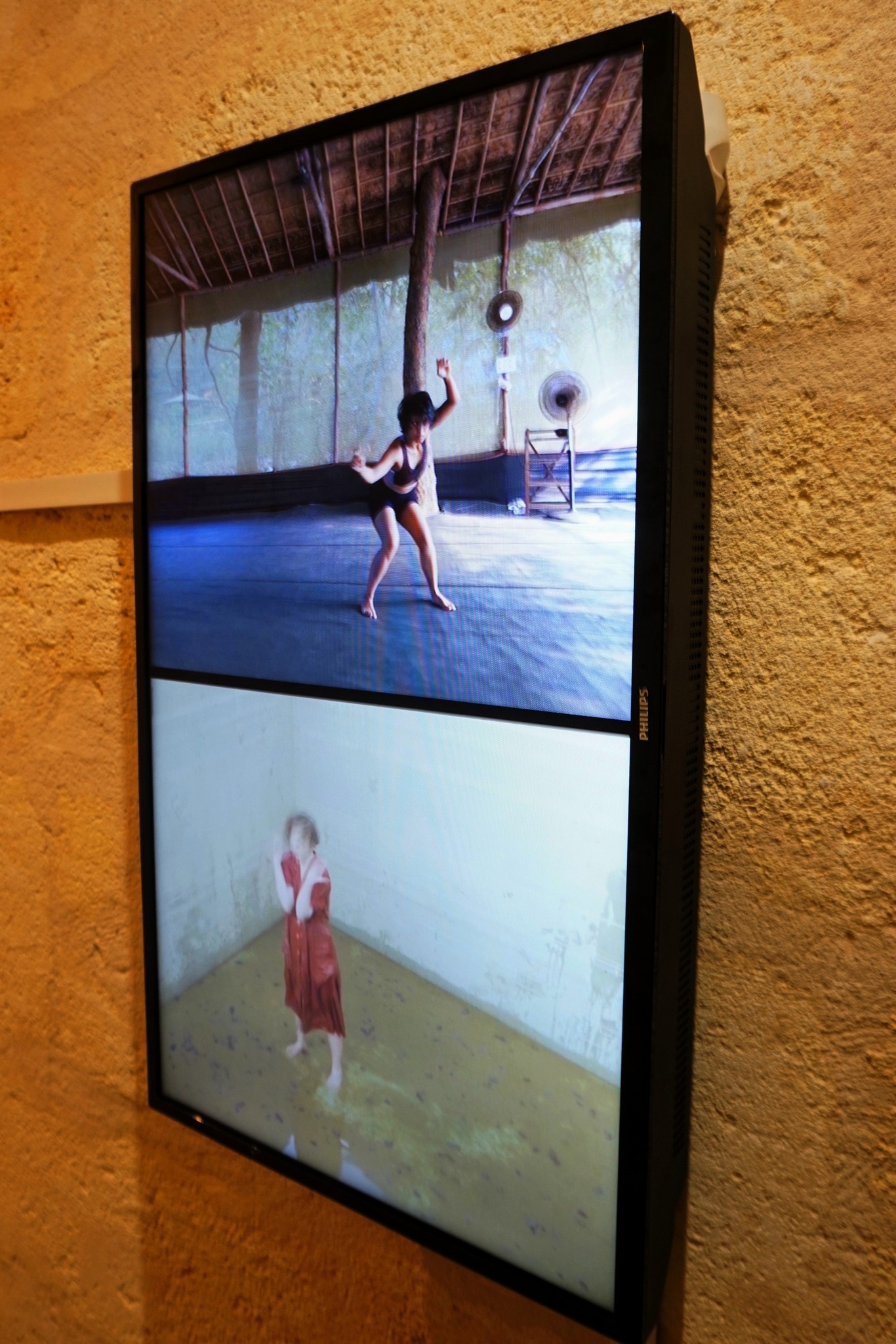 exposition MOBILE.S-a-Bordeaux-avec-Deepanwita-Roy-et-Aurelia-Chalono, the Full Gallery, Agence en Residence, Bordeaux